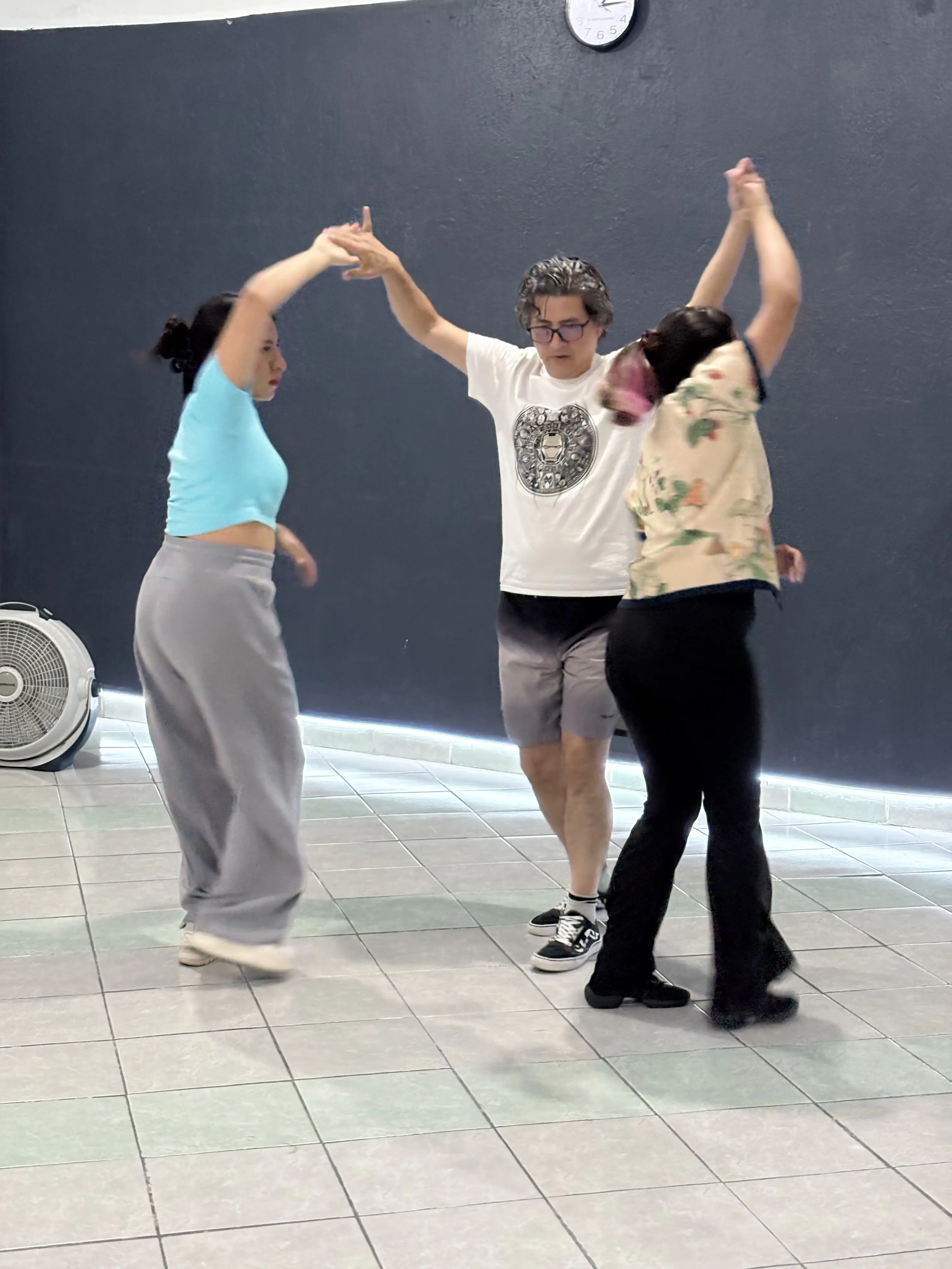 Clase de Cumbia en Rise Dance Company
