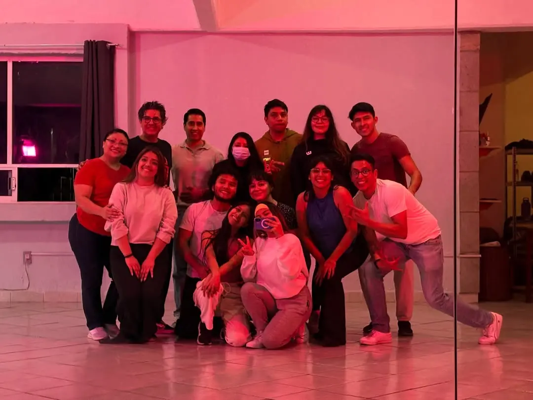 Presentacion en evento de la academia
