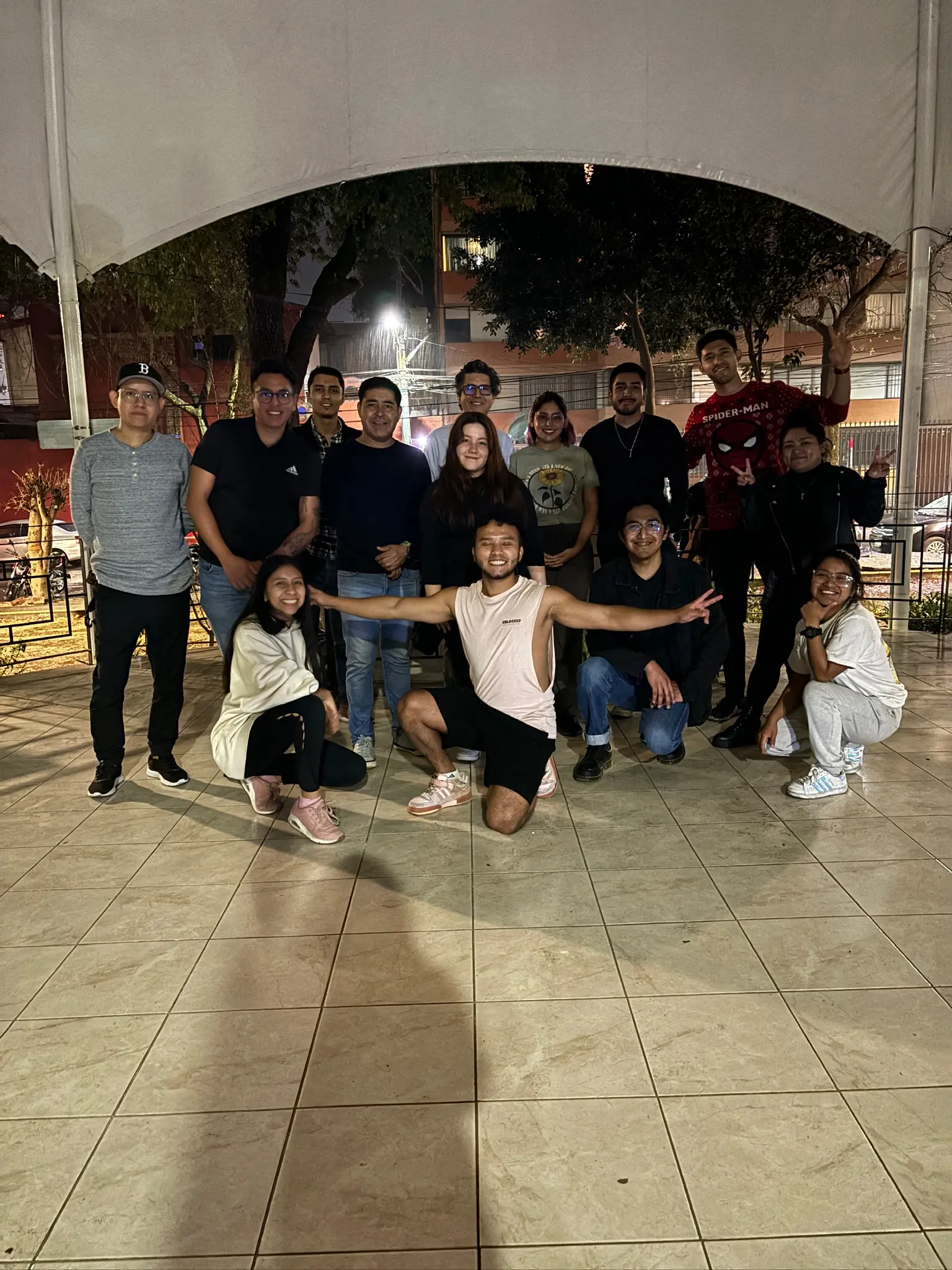 Presentacion en evento de la academia
