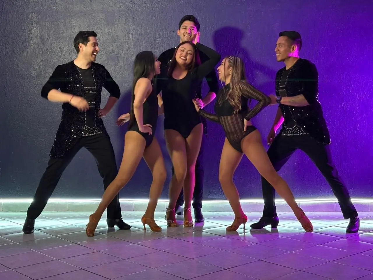 Presentacion en evento de la academia