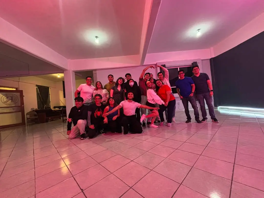 Presentacion en evento de la academia