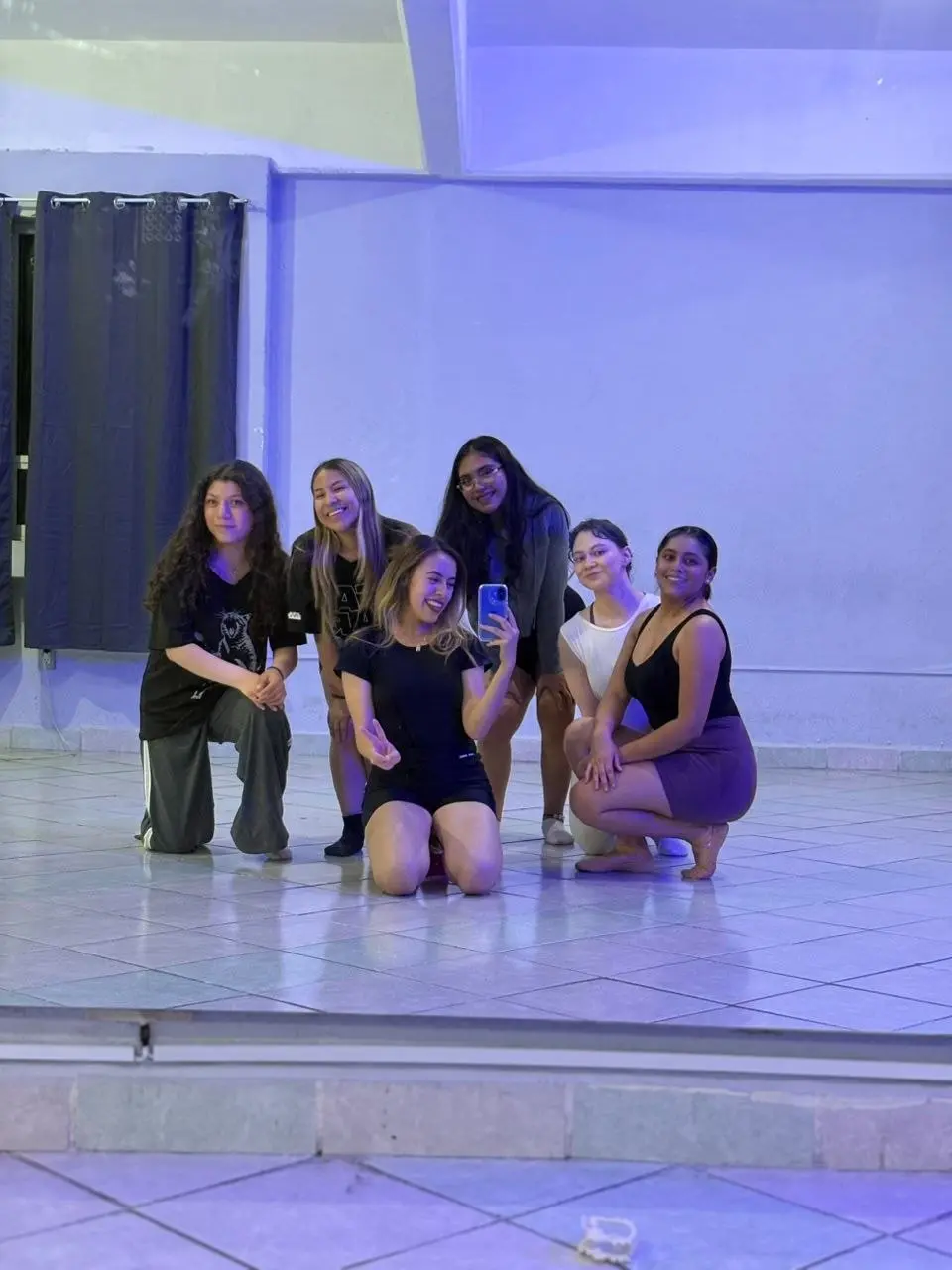 Presentacion en evento de la academia