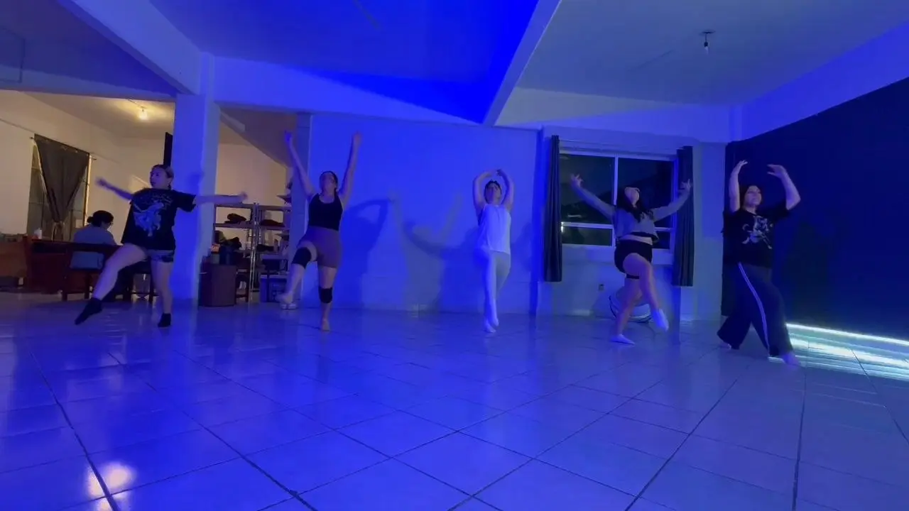 Acceso a clases de streching y/o jazz